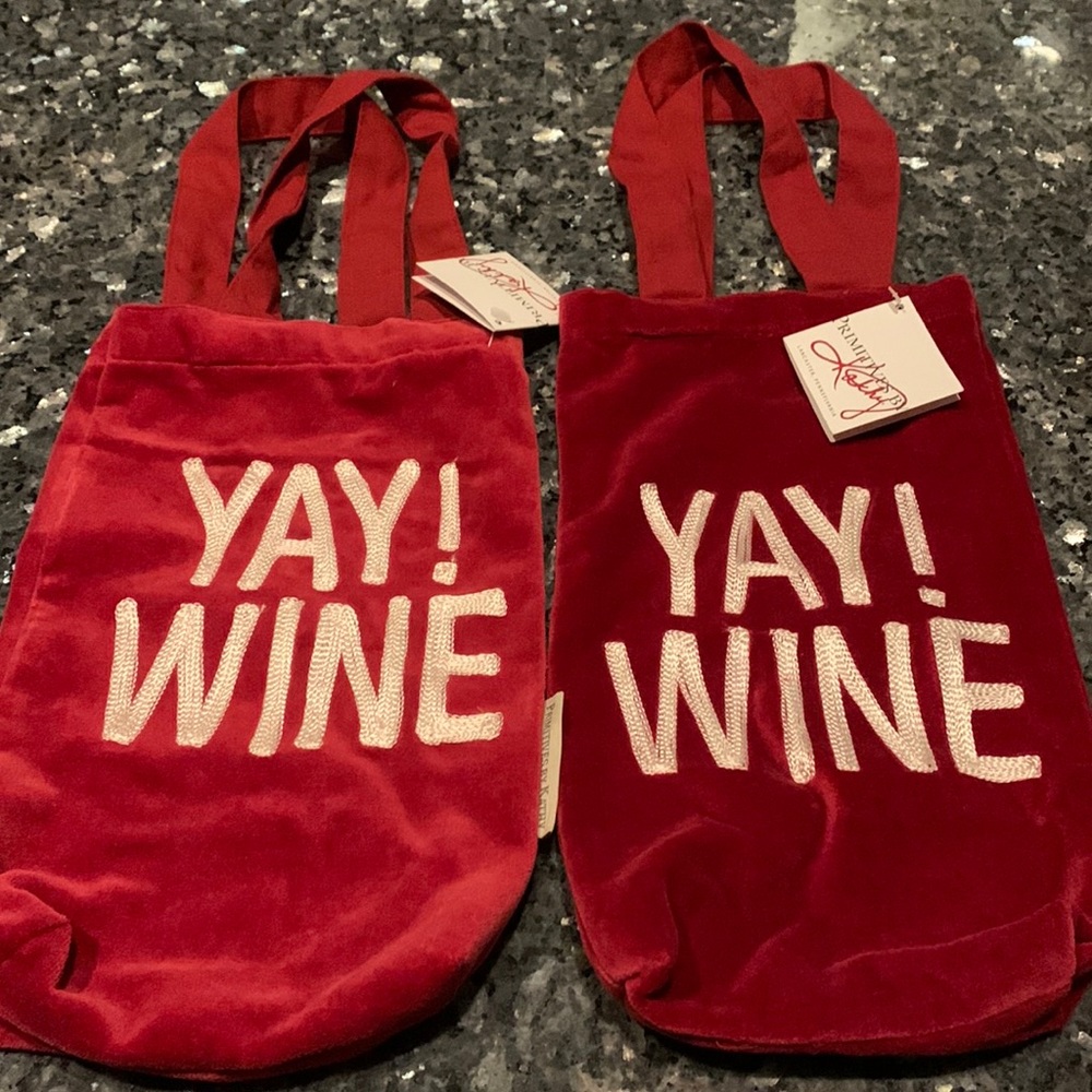 2 velveteen wine gift bags - Picture 1 of 4